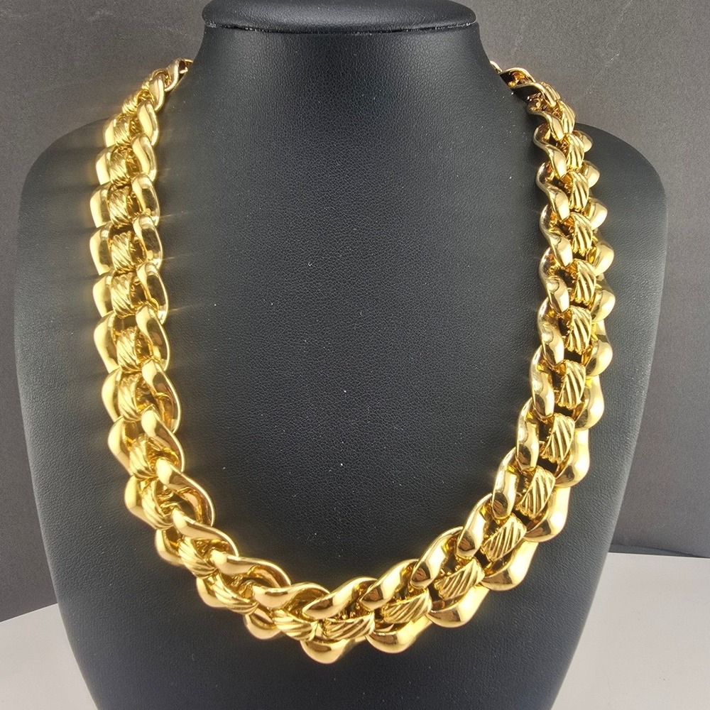 Vintage Napier Necklace Gold Tone Chunky Textured Curb Link Chain 17in